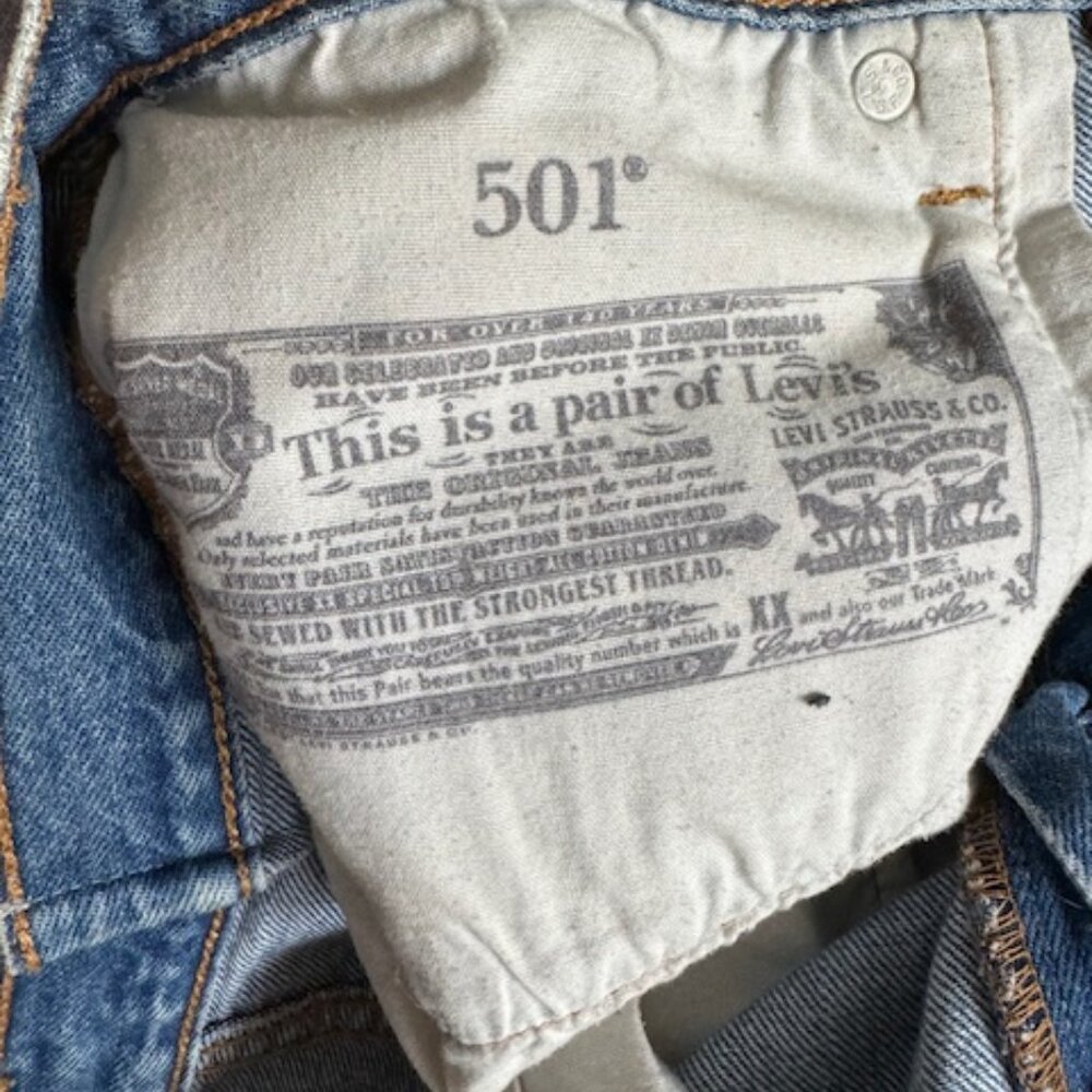Levi's 501 Denim Cut Off Shorts Sz 26 - Picture 5 of 7